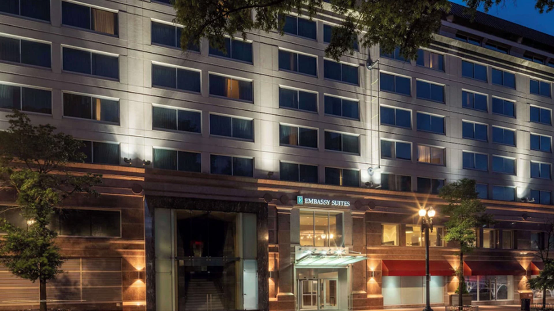 Image of exterior of Embassy Suites Chevy Chase Pavilion